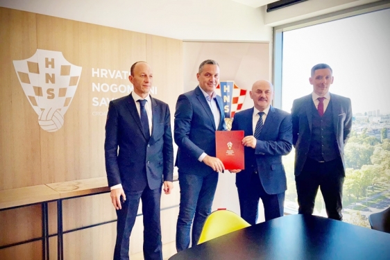 Grad Gospić i HNS potpisali ugovor, uskoro umjetni travnjak na stadionu Balinovac
