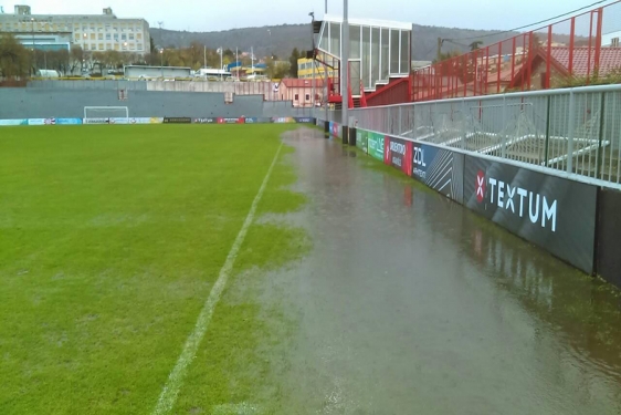 Krimejski stadion je poplavljen