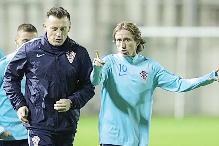 Ivica Olić i Luka Modrić