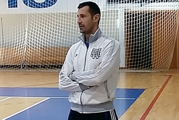 Darko Vukić, trener nogometaša Otočca