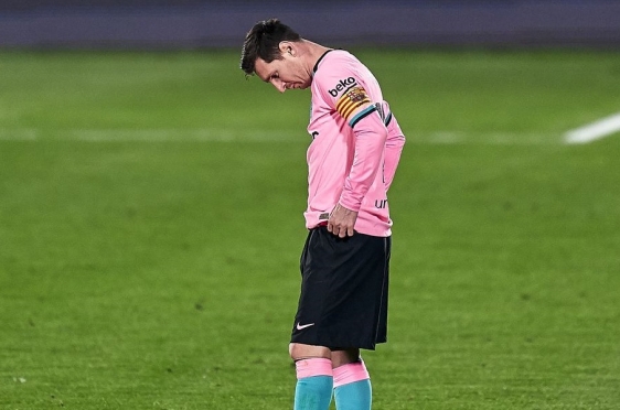 Leo Messi sve češće u ovakvoj pozi...