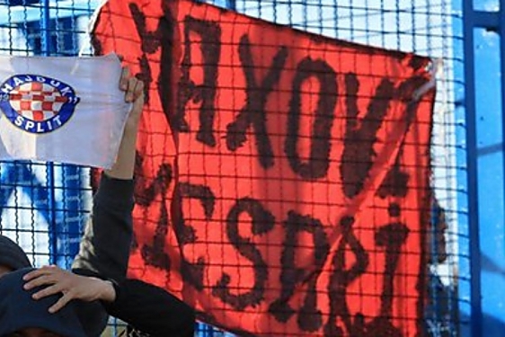 Torcida u Zaprešiću opet izvjesila transparent s ustaškim obilježljima