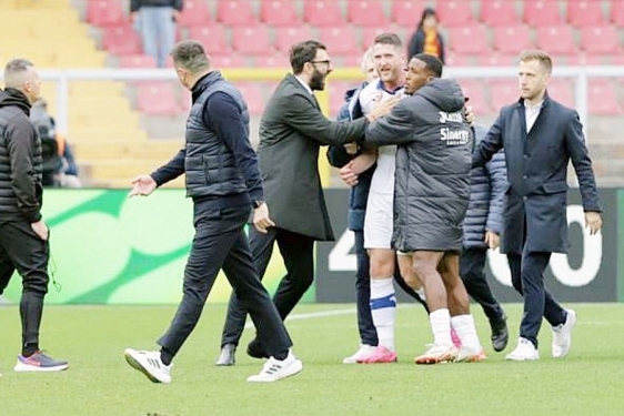 Lecce smijenio trenera, Roberto D‘Aversa glavom udario napadača Verone