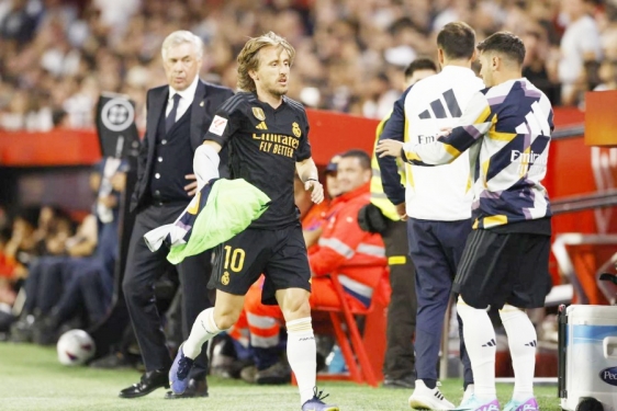 Luka Modrić ne krije frustracije, pogledajte reakciju kada je trebao preuzeti kapetansku traku