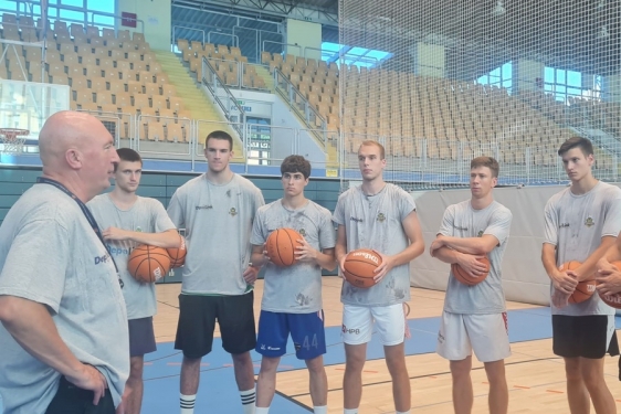 Košarkaši DepoLink Škrljeva igraju na jakom turniru u Udinama