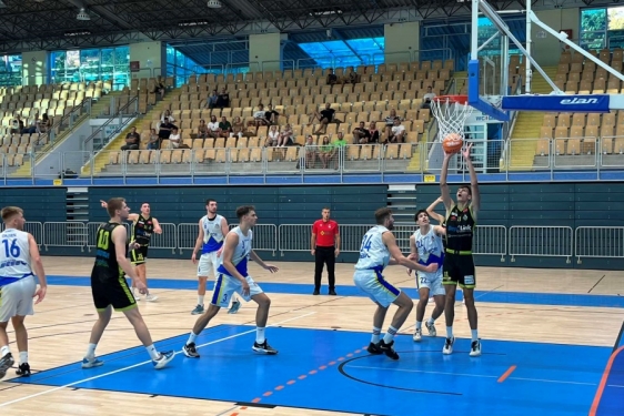 Košarkaši DepoLink Škrljeva pobijedili Kranj u svom novom domu