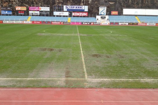 Travnjak na Kantridi u subotu je opet bio pod vodom