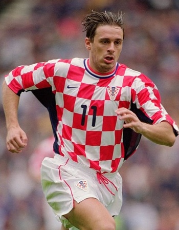 1 Sep 2001: Bosko Balaban of Croatia in action during the FIFA 2002 World Cup Qualifier against Scotland played at Hampden Park in Glasgow, Scotland. The match ended in a 0 - 0 draw. \ Mandatory Credit: Stu Forster /Allsport