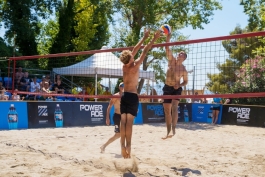 U Crikvenici počeo renomirani međunarodni turnir u odbojci na pijesku