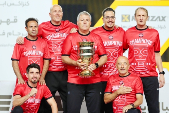 Dragan Skočić i stručni stožer Tractora