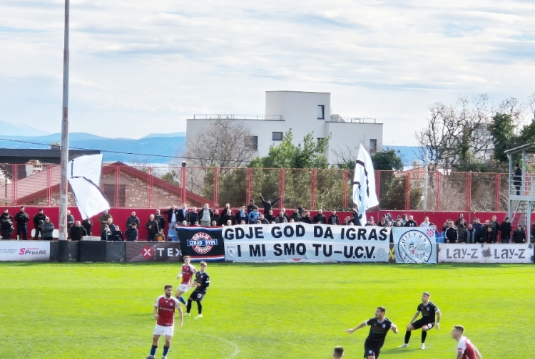 Ultrasi proslavili pobjedu na Krimeji nakon što je policija spriječila sukob s Torcidom