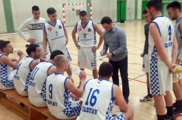 Miran Lipovščak s košarkašima Kastva