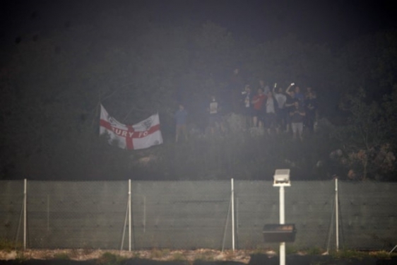 Engleski navijači doputovali u Rijeku da bi svoju reprezentaciju bodrili s brda iznad Rujevice