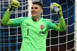 Dominik Livaković želi povratak u Dinamo, traži raskid posudbe s Gironom