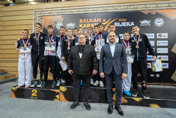 Karatisti Hrvatske i Srbije s predsjednicima Saveza na pobjedničkom postolju