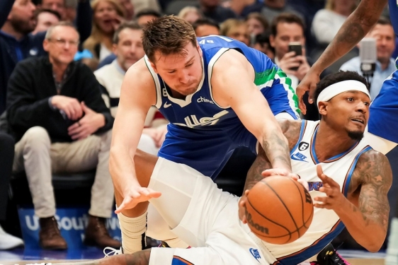 Luka Dončić pokvario briljantnu partiju, LeBron James ne može sam