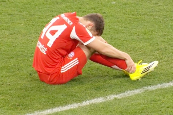 Josip Stanišić izašao zbog ozljede, Bayern objavio liječničke nalaze