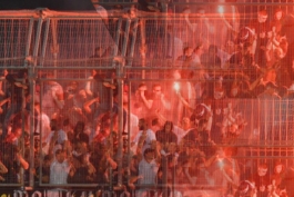 Raketni napad Torcide na Rujevicu, Donald Trump pozavidio bi ultrasima Hajduka na arsenalu