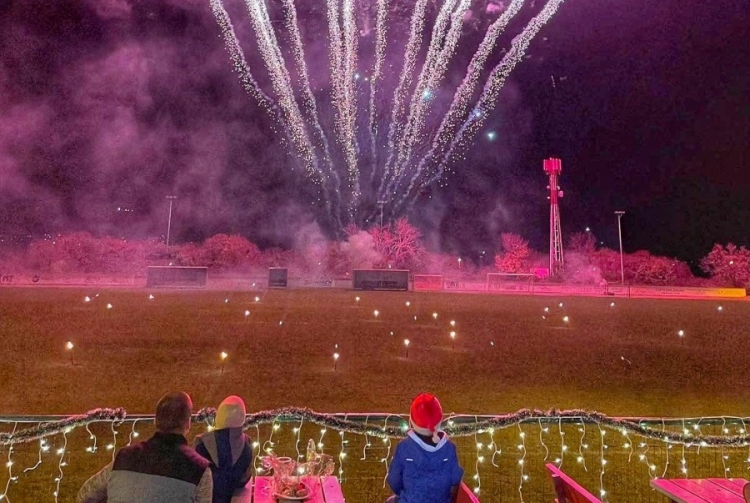 OŠK Omišalj za kraj godine priredio adventsku zabavu s vatrometom