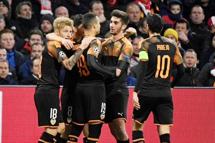 Valencia pripredila  iznenađenje u Amsterdamu