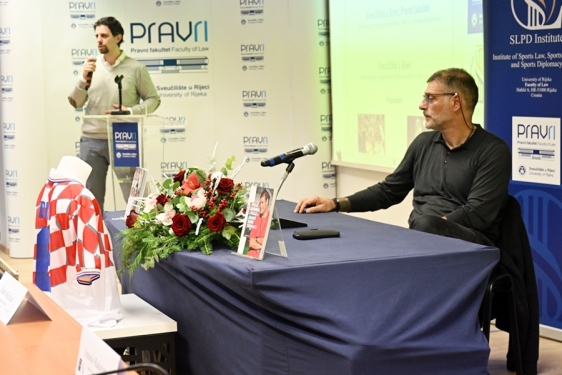 Slaven Bilić oduševio na tribini na Pravnom fakultetu u Rijeci