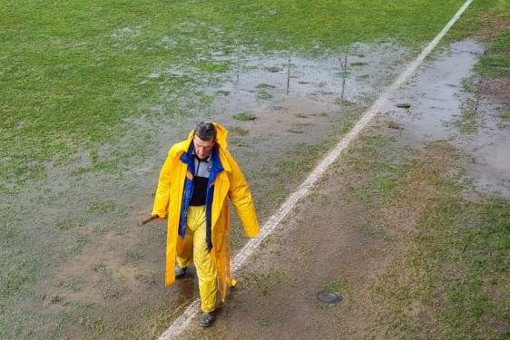 Pogledajte u kakvom je stanju bilo igralište na Mavrincima prije utakmice