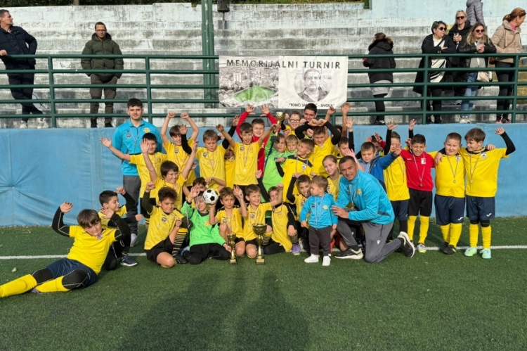 Memorijalni turnir Tonči Smolčić, seniori i morčići Starog grada pobjednici