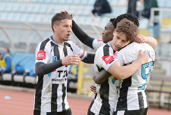 Opatija igra pred kamerama u Dugopolju, Orijent igra u Jarunu