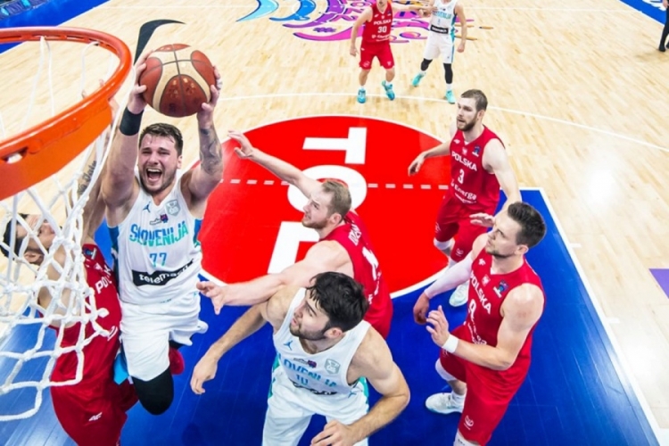 Euobasket: Poljska izbacila Sloveniju, Luka Dončić teško podnio poraz