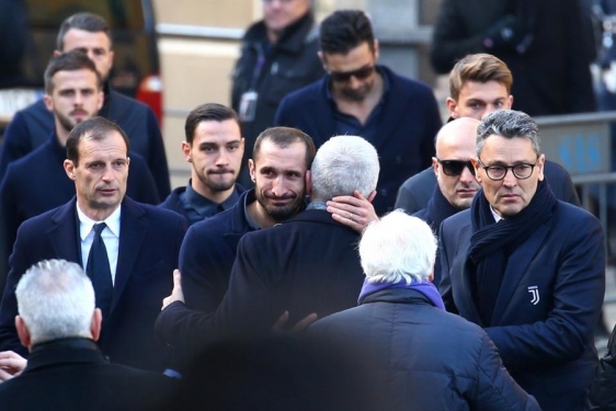 Juventus  se priključio pogrebnoj povorci