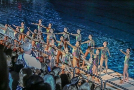 Spektakularna revija Kluba umjetničkog plivanja Primorje Aqua Maris u čast rock 'n' roll bake