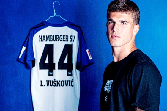 Luka Vušković postao igrač HSV-a, bundesligaš službeno predstavio mladoga stopera
