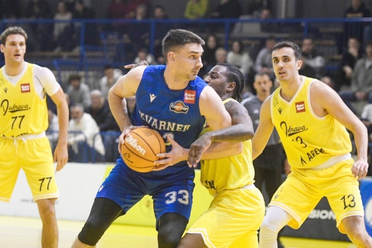 Košarkaši Kvarnera doživjeli poraz od Dubrave u neizvjesnoj završnici utakmice