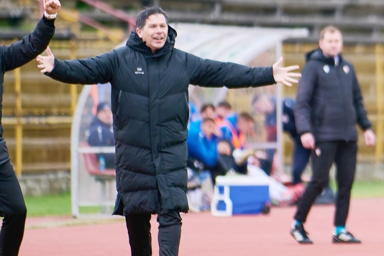 Damir Milinović u petak dovodi vodeću momčad na Mavrince