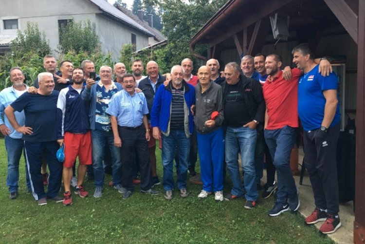 Željko Kosanović proslavio 85. rođendan u društvu nekoliko generacija ...