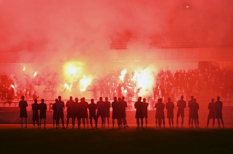 Pripadnici Armade podržali igrače Rijeke prije utakmice protiv Hajduka