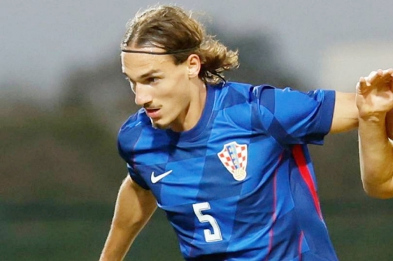 Utakmica između U-21 hrvatske i turske reprezentacije nastavljena od 46. minute, turski izbornik Egemen Korkmaz nespretno pao i kratko ostao bez svijesti