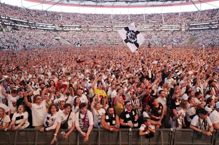 Snimke događanja navijača na kultnom Waldstadionu obišle svijet