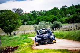 Rok Turk četvrti put slavio na Rallyju Poreč, treći put sa suvozačicom Blankom Kacin