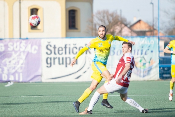 Domagoj Pušić (BSK) i Sanin Muminović (Orijent)