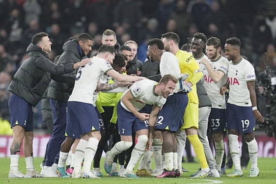 Premierliga: Antonio Conte pobijedio Pepa Guardiolu, City nije iskoristio Arsenalov kiks