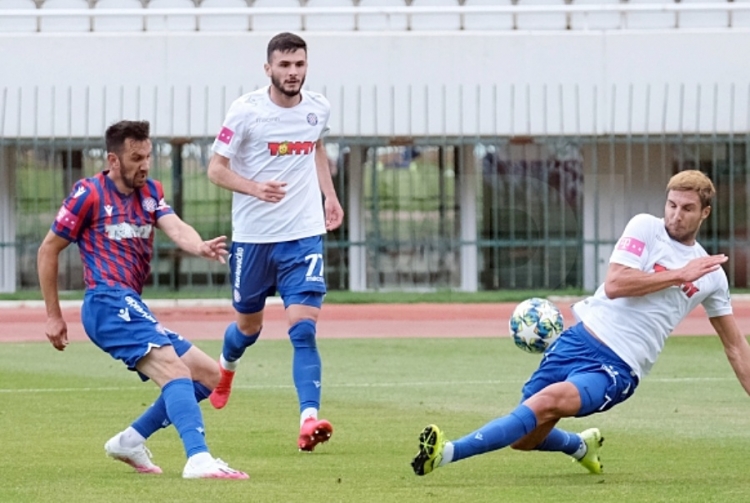 Hajduk igra međusobne utakmice, Ivan Dolček pokazao da mu nije mjesto na klupi