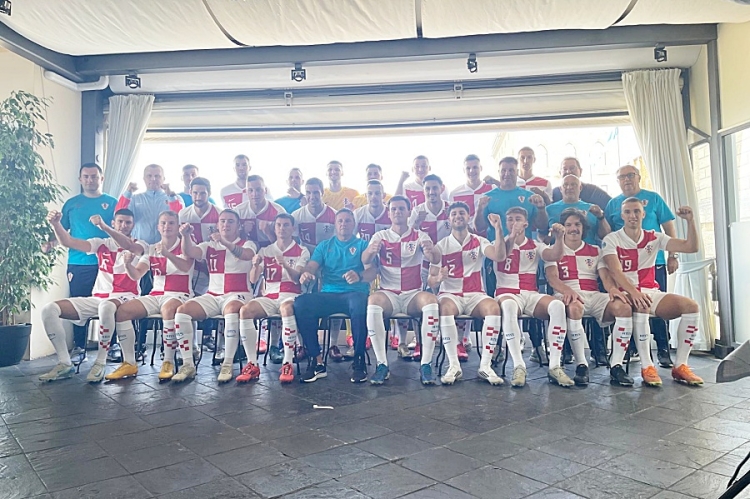 UEFA Kup regija: Igrači u nedjelju odradili  foto-session, prva utakmica na rasporedu u ponedjeljak
