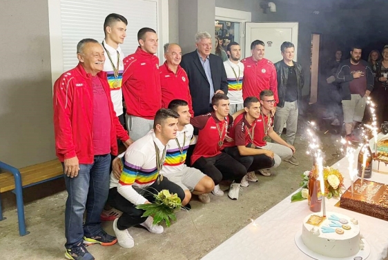 Župan Zlatko Komadina uveličao svečani doček mladih boćara