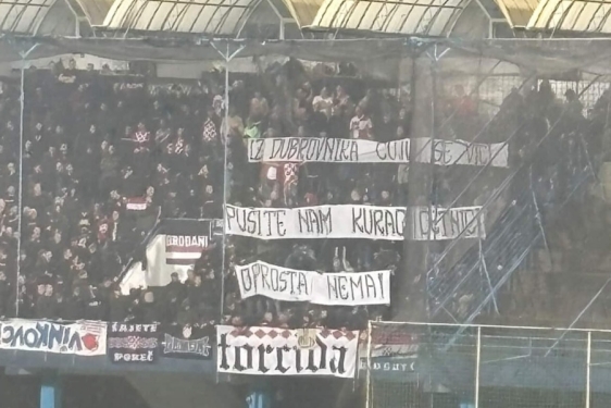 Uobičajeni folklor na tribinama, bez ustaša i četnika nije se moglo igrati ni u Podgorici