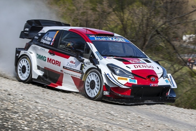 Sebastien Ogier i Julien Ingrass (Toyota)