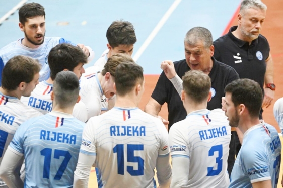 Odbojkaši Rijeke porazom u Rovinju sezonu završili na osmom mjestu