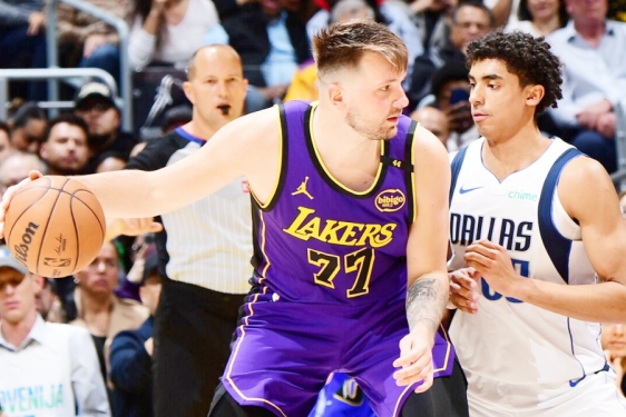 Luka Dončić prvi triple-double u dresu LA Lakersa ostvario protiv Dallasa!