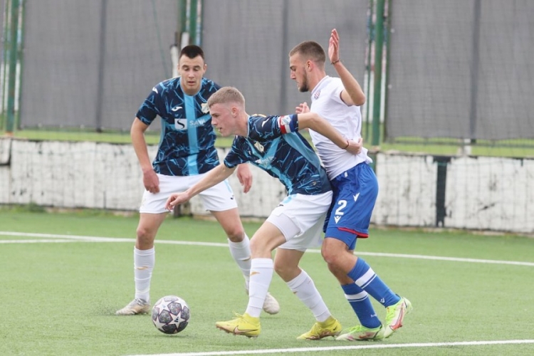 Noel Bodetić (Rijeka) i Niko Đolonga (Hajduk)