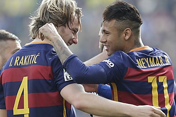 Rakitić i Neymar u klasičnoj razmjeni 